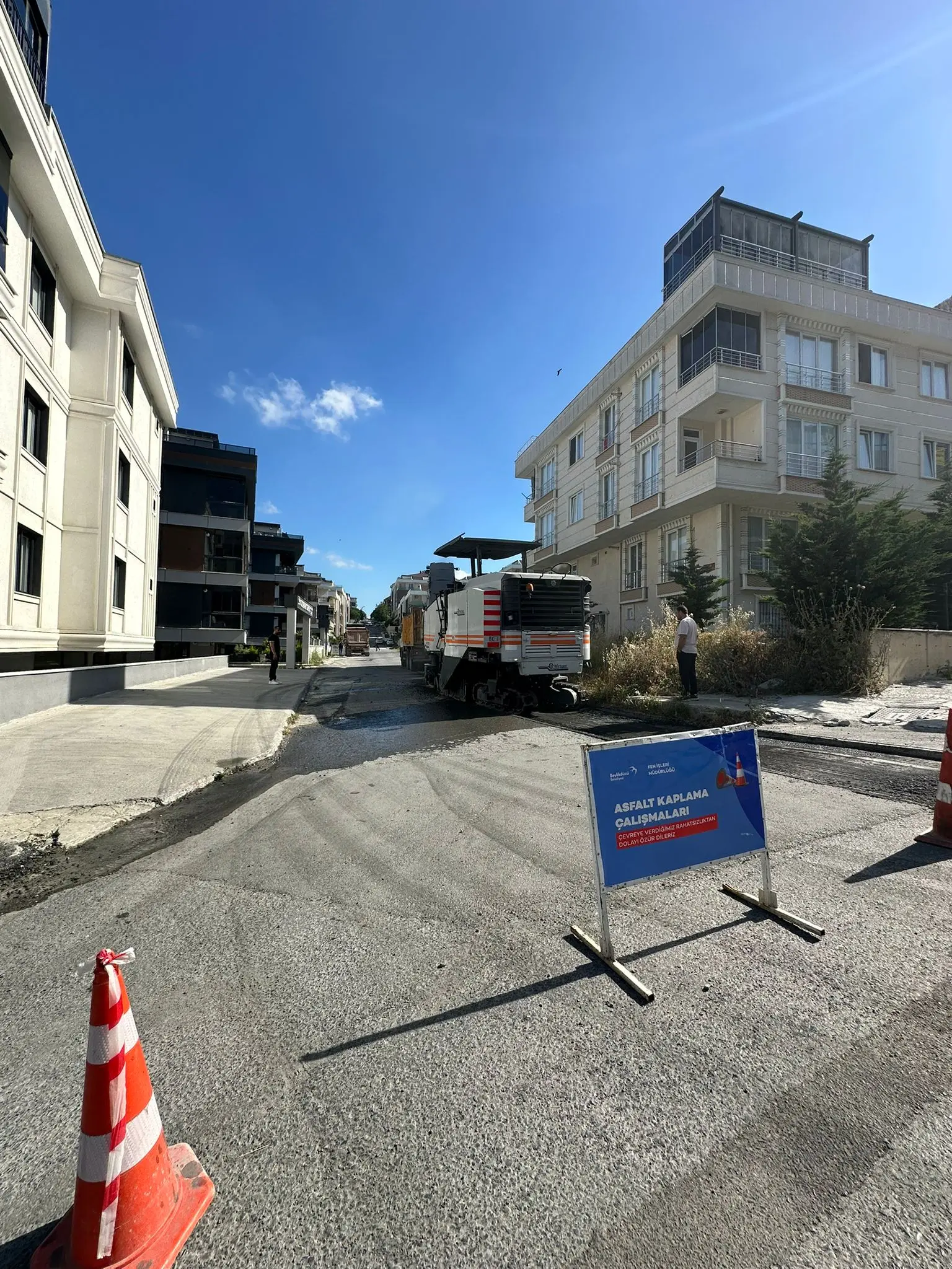 Beylikdüzü Belediyesi Fen İşleri Müdürlüğü Tarafından Bölge Geneli Beton Kaldırım Çevre Düzenlemesi ve Müteferrik Asfalt Yapım İşleri - 6