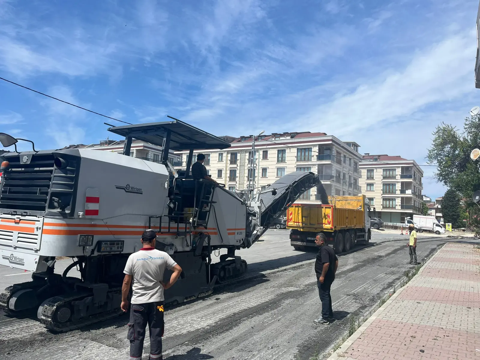 Beylikdüzü Belediyesi Fen İşleri Müdürlüğü Tarafından Bölge Geneli Beton Kaldırım Çevre Düzenlemesi ve Müteferrik Asfalt Yapım İşleri - 9